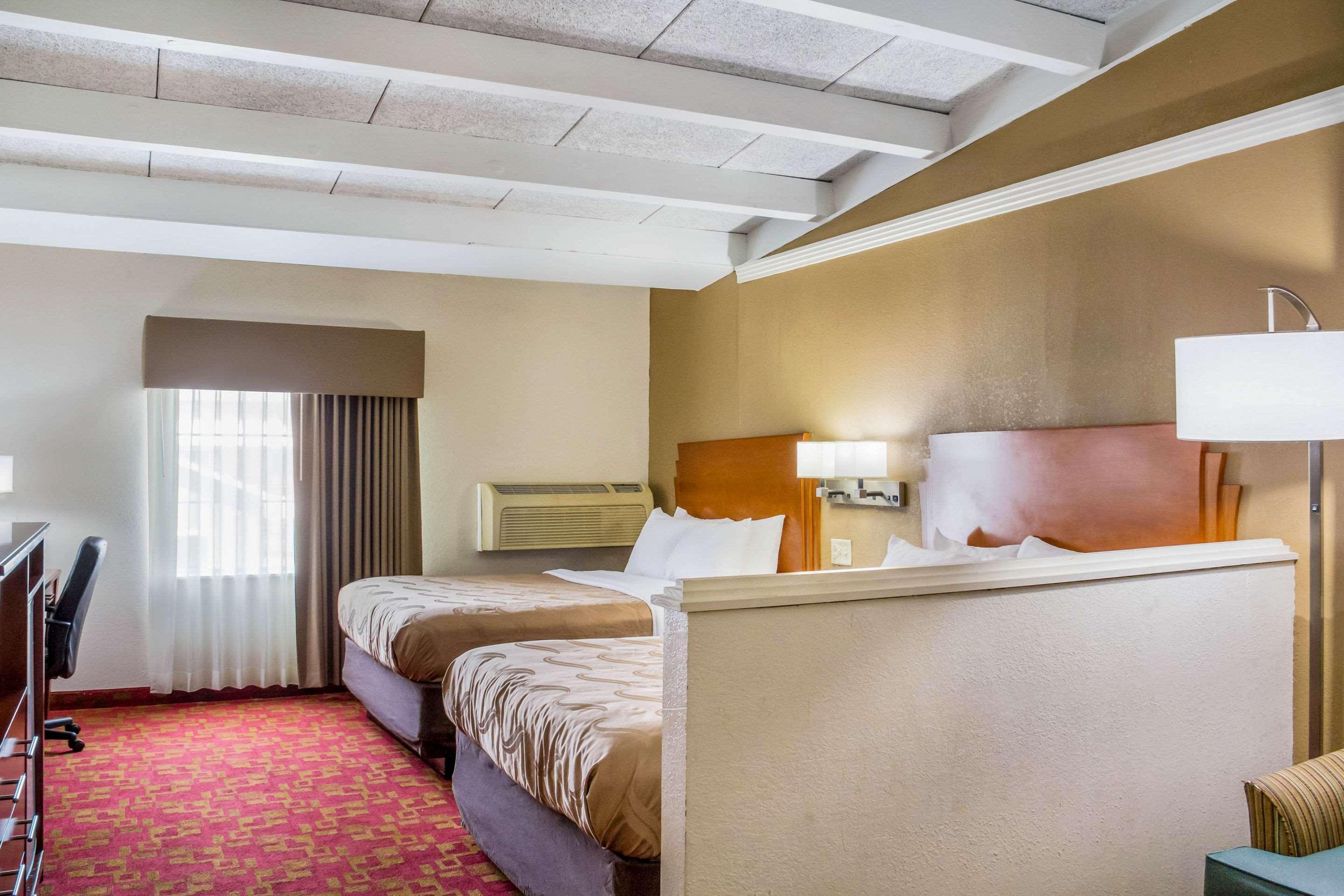 Quality Inn & Suites Kansas City - Independence I-70 East Екстериор снимка