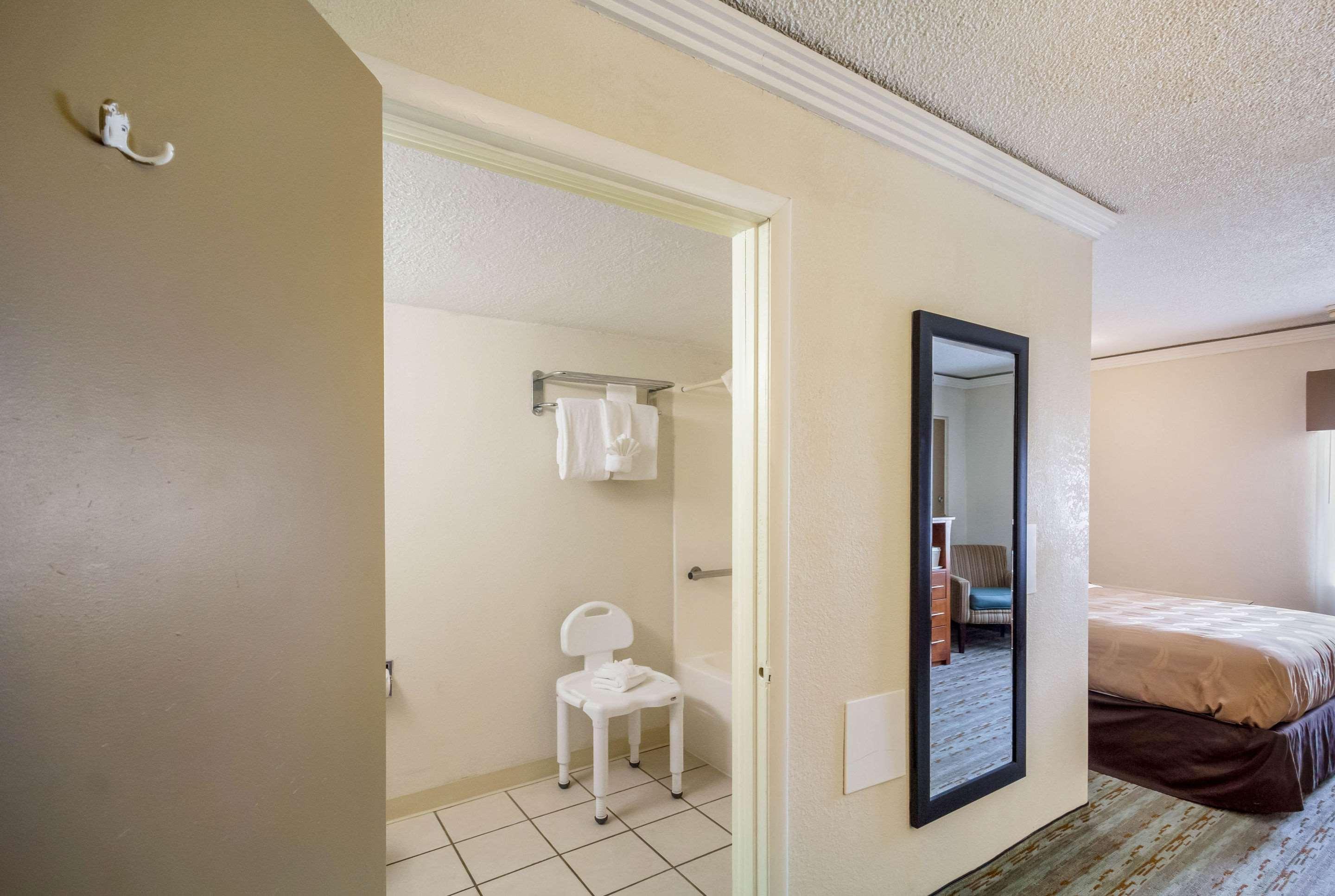 Quality Inn & Suites Kansas City - Independence I-70 East Екстериор снимка
