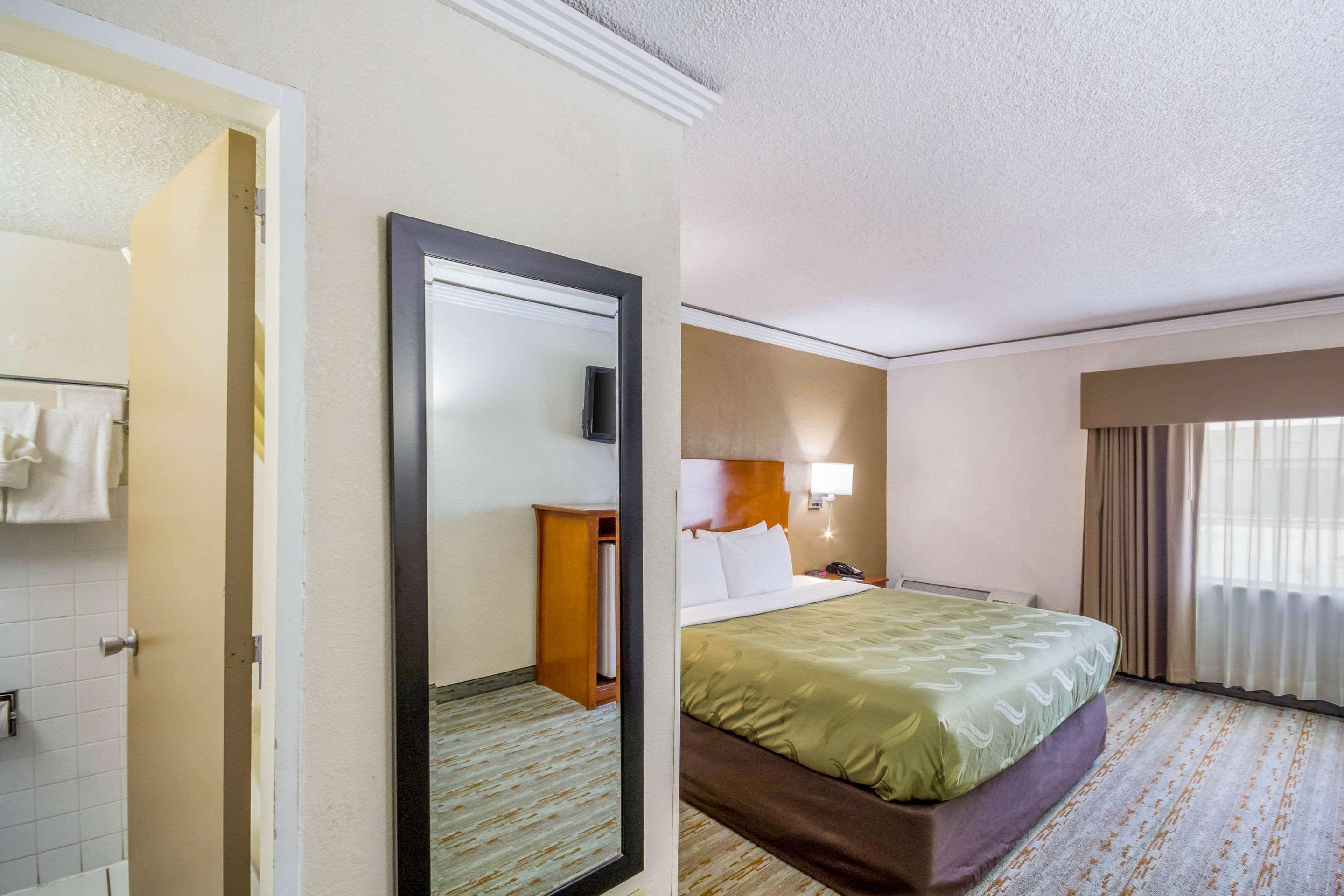 Quality Inn & Suites Kansas City - Independence I-70 East Екстериор снимка