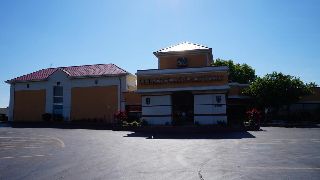 Quality Inn & Suites Kansas City - Independence I-70 East Екстериор снимка