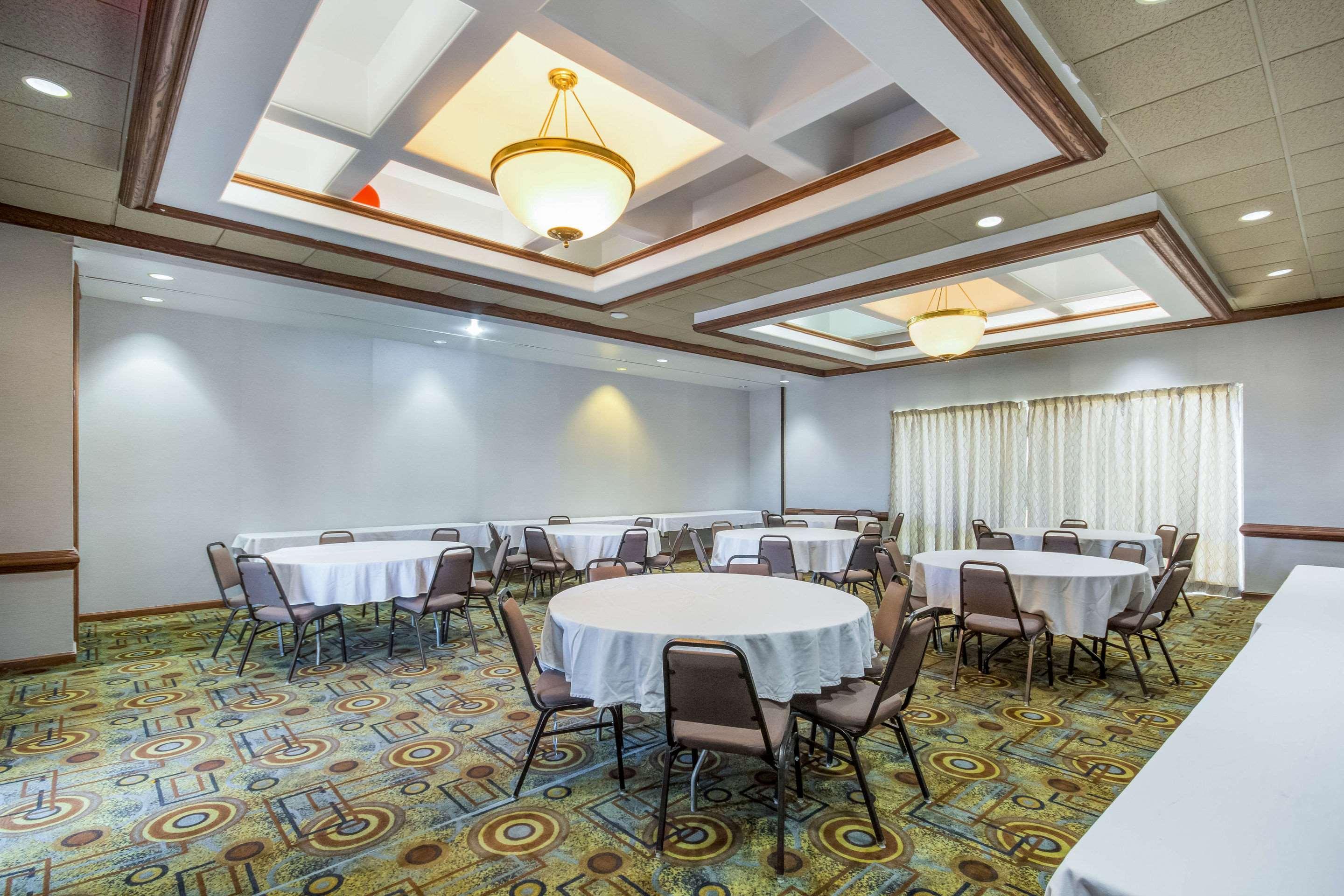 Quality Inn & Suites Kansas City - Independence I-70 East Екстериор снимка