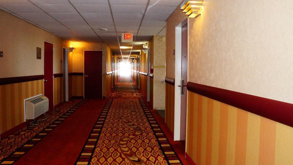 Quality Inn & Suites Kansas City - Independence I-70 East Екстериор снимка