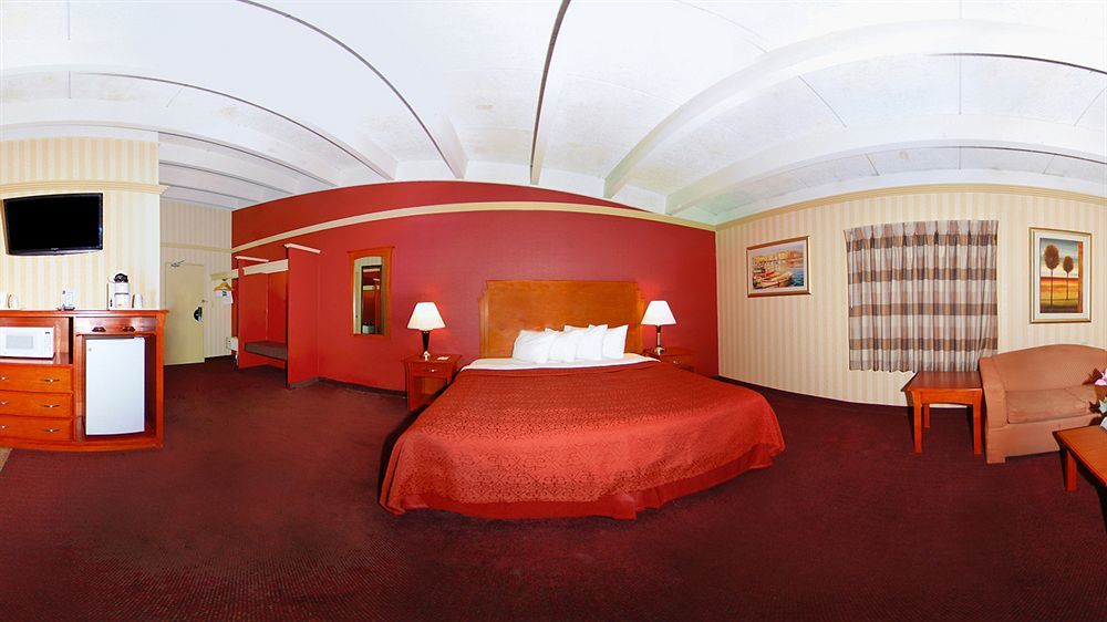 Quality Inn & Suites Kansas City - Independence I-70 East Екстериор снимка