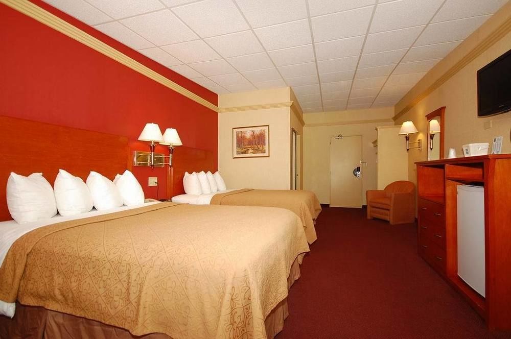 Quality Inn & Suites Kansas City - Independence I-70 East Екстериор снимка